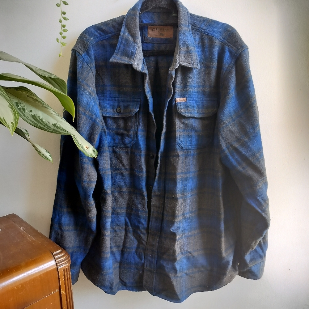 Orvis Men's Blue Plaid Flannel Long Sleeve Button Up Shirt Front Pockets